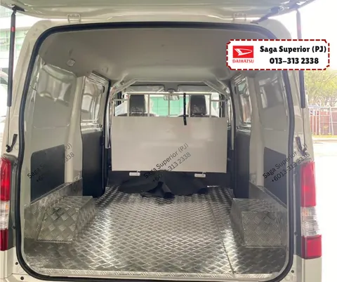 Daihatsu Gran Max Panel Van with chequered plate cargo floor